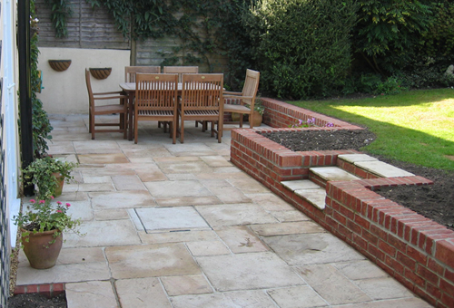 patio with retaining wall